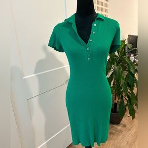 GREEN KNIT COLLARED DRESS SIZE MEDIUM